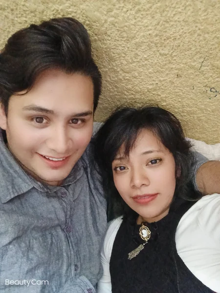Selfie juntos sonriendo